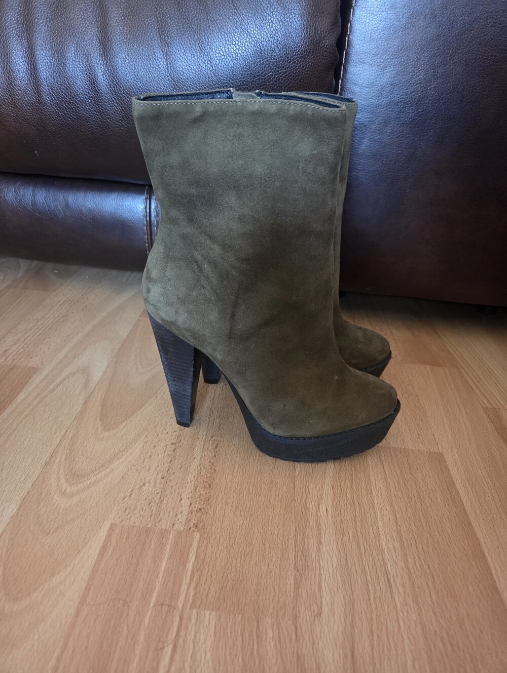 Pour La Victoire Olive Suede Platform Ankle Boots Size 6 Whimsigoth Boho Fall